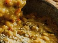 Dahl de lentilles au curry et lait de&nbsp;coco.