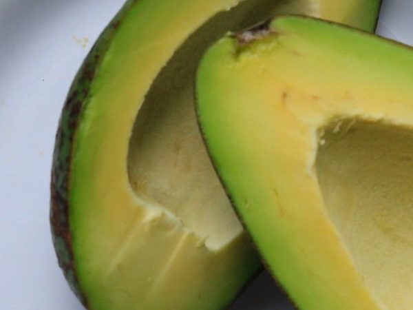 Salade de printemps : Avocat, quinoa et&nbsp;crevettes.